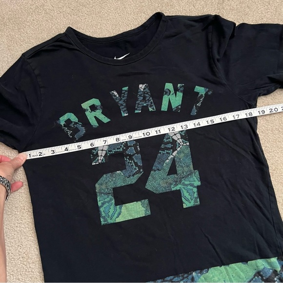 2015 Nike Kobe Bryant Black Mamba Tee Rare Mamba Logo Patch Lakers - Picture 10 of 10